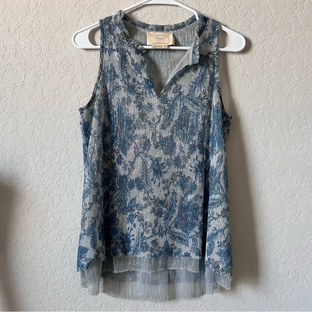 Vanessa Virginia Metallic Grand Cayman Floral Ribbed Sleeveless Blouse